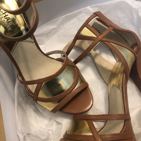 🌟 Brand New 🌟 Michael Kors Sandals - Picture 6 of 7